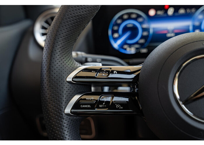 Mercedes-Benz EQA 300 4MATIC AMG Line 67 kWh