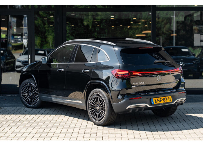 Mercedes-Benz EQA 300 4MATIC AMG Line 67 kWh