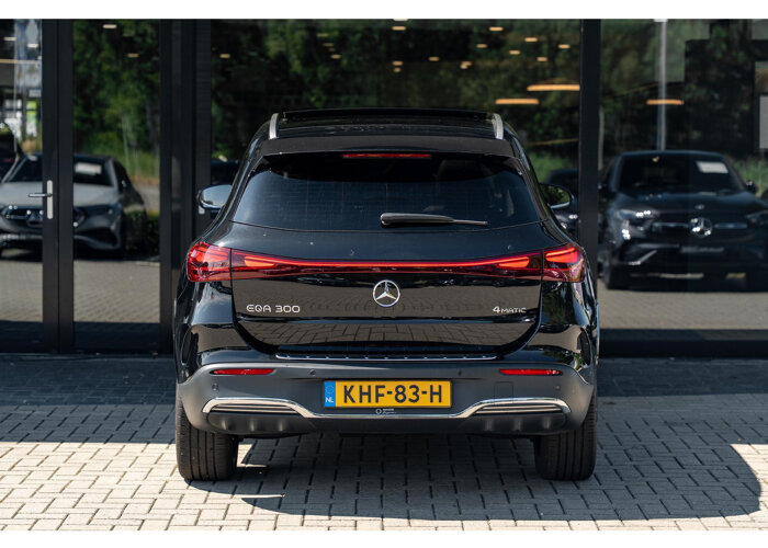 Mercedes-Benz EQA 300 4MATIC AMG Line 67 kWh