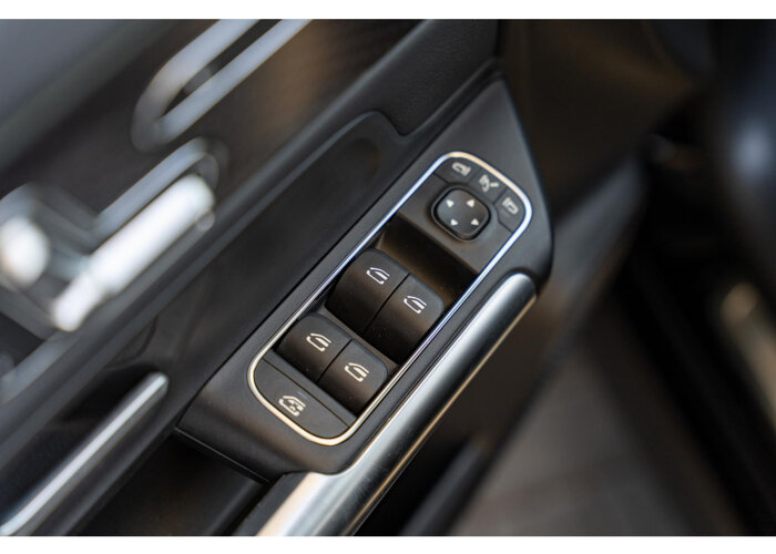 Mercedes-Benz EQA 300 4MATIC AMG Line 67 kWh