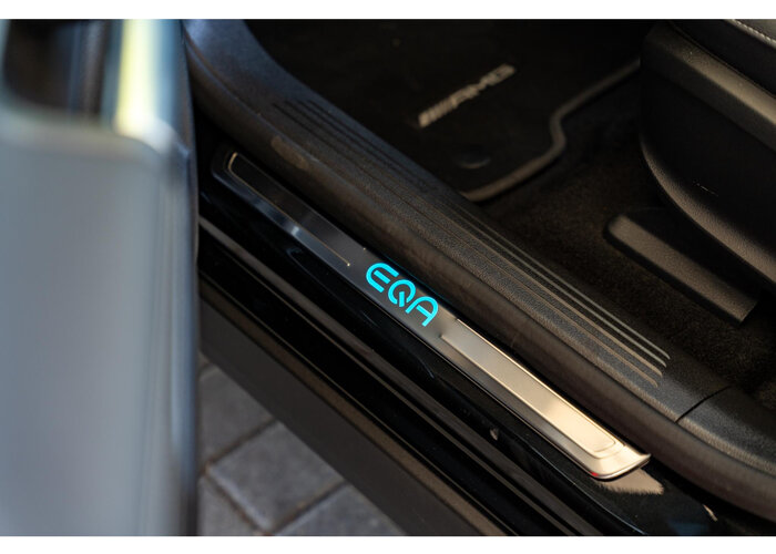 Mercedes-Benz EQA 300 4MATIC AMG Line 67 kWh