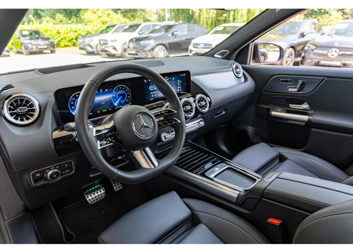 Mercedes-Benz EQA 300 4MATIC AMG Line 67 kWh
