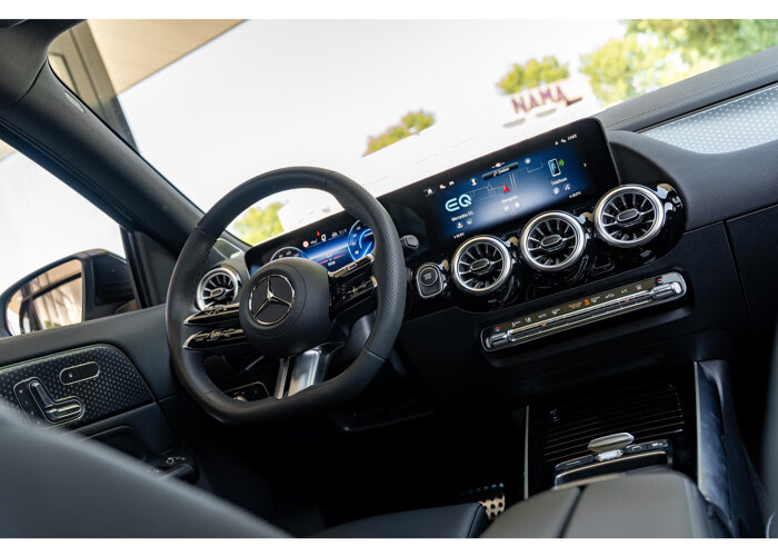 Mercedes-Benz EQA 300 4MATIC AMG Line 67 kWh
