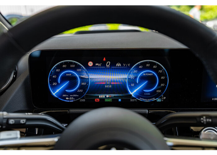 Mercedes-Benz EQA 300 4MATIC AMG Line 67 kWh