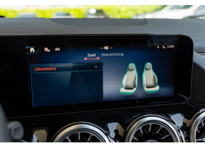 Mercedes-Benz EQA 300 4MATIC AMG Line 67 kWh