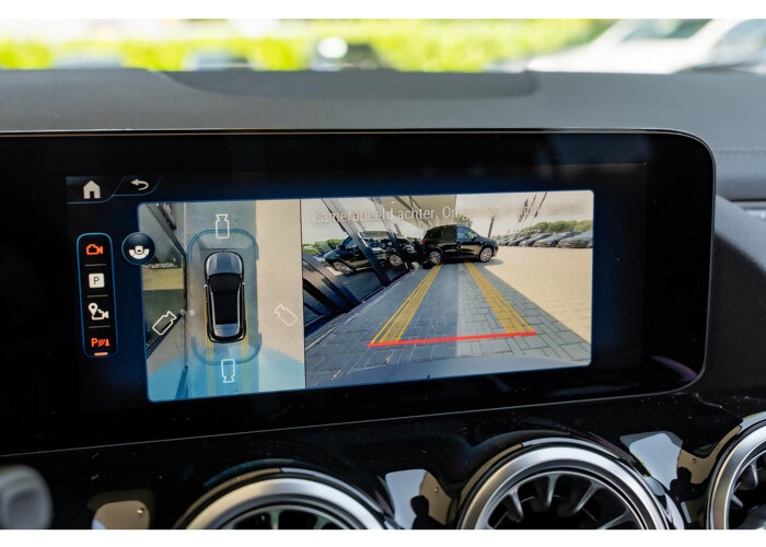 Mercedes-Benz EQA 300 4MATIC AMG Line 67 kWh