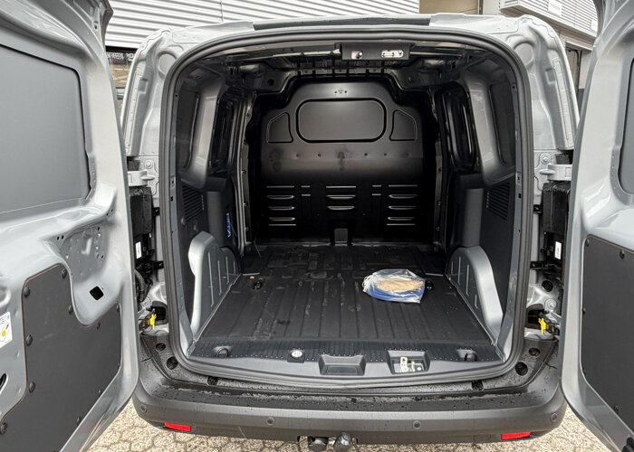 Ford E-Transit Courier Limited 46 kWh