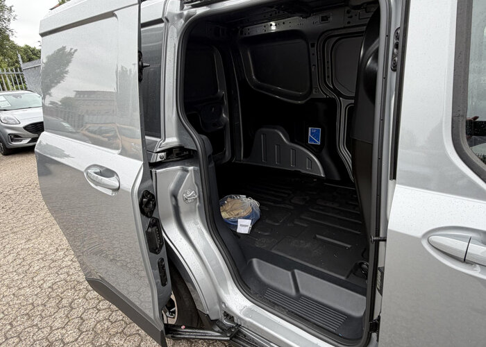 Ford E-Transit Courier Limited 46 kWh