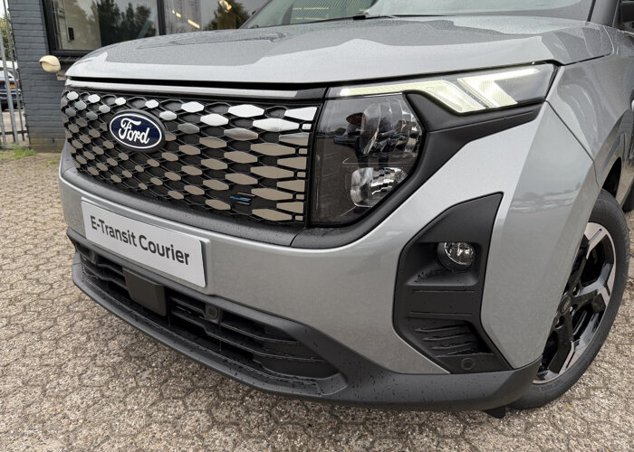Ford E-Transit Courier Limited 46 kWh