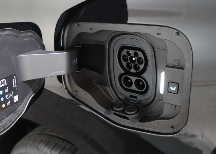 Ford E-Transit Courier Limited 46 kWh 136pk!