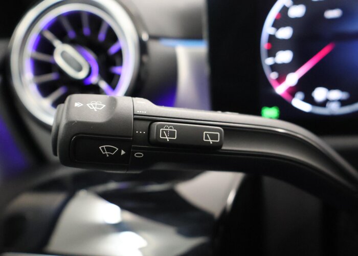 Mercedes-Benz A-Klasse 180 Business Solution AMG