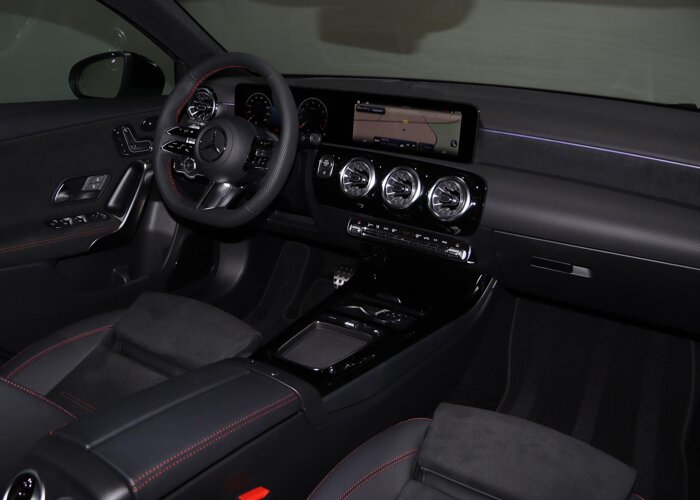 Mercedes-Benz A-Klasse 180 Business Solution AMG