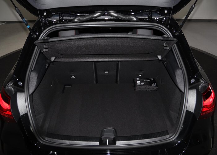 Mercedes-Benz A-Klasse 180 Business Solution AMG