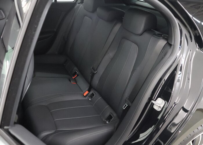 Mercedes-Benz A-Klasse 250 e Business Line