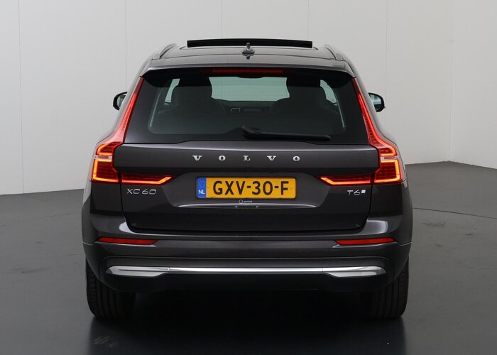 Volvo XC60 2.0 T6 Plug-in hybrid AWD Essential Bright