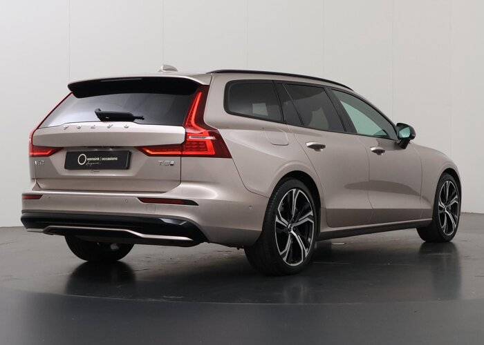 Volvo V60 2.0 T8 Plug-in hybrid AWD Plus Dark