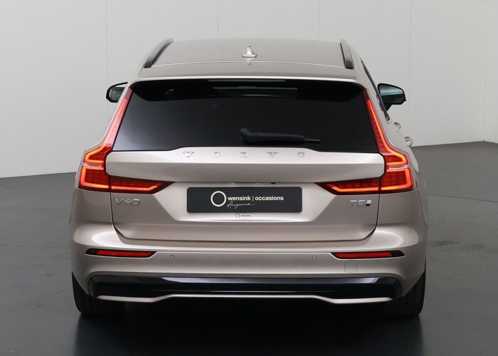 Volvo V60 2.0 T8 Plug-in hybrid AWD Plus Dark