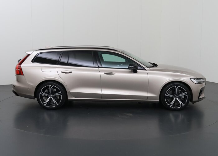 Volvo V60 2.0 T8 Plug-in hybrid AWD Plus Dark