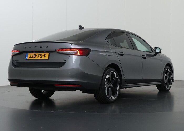 Škoda Superb 1.5 TSI PHEV Sportline Business