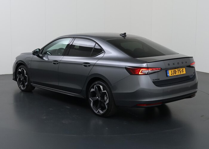 Škoda Superb 1.5 TSI PHEV Sportline Business