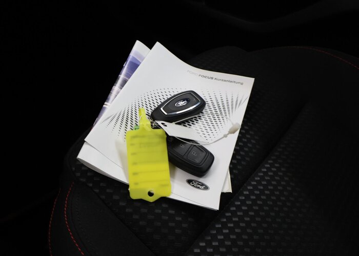Ford Focus 1.0 EcoBoost Hybrid ST Line X