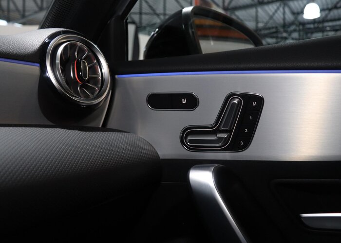 Mercedes-Benz A-Klasse 180 Business Solution AMG