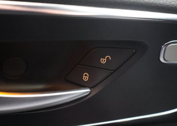 Mercedes-Benz EQV 300 L2 | 7-ZITS | BUSINESS SOLUTION LIMITED
