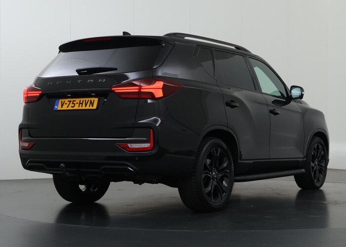 SsangYong Rexton 2.2 E-XDI | 4WD | 3500 KG. AHW | BLACKLINE |