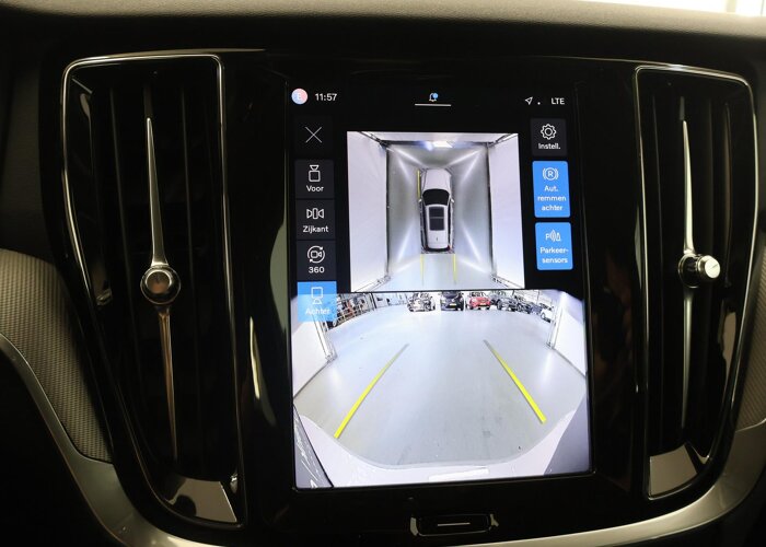 Volvo V60 2.0 T8 Plug-in hybrid AWD Plus Dark