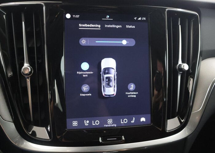 Volvo V60 2.0 T8 Plug-in hybrid AWD Plus Dark