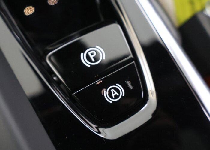 Volvo XC60 2.0 T8 Plug-in hybrid AWD Plus Dark