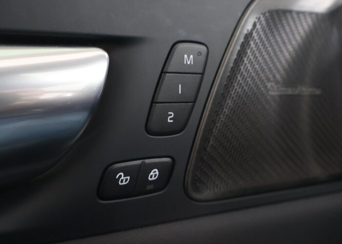 Volvo XC60 2.0 T8 Plug-in hybrid AWD Plus Dark