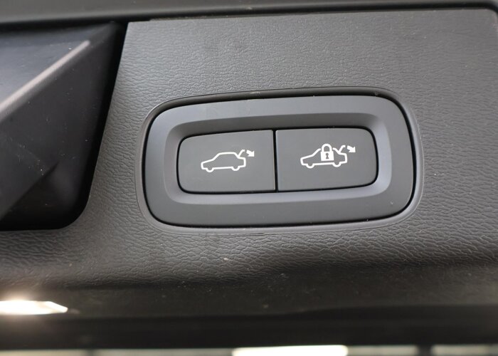 Volvo XC60 2.0 T8 Plug-in hybrid AWD Plus Dark