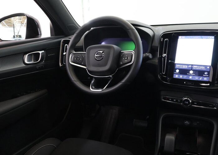 Volvo EX40 Single Motor Extended Range Ultra Black Ed. 82 kWh