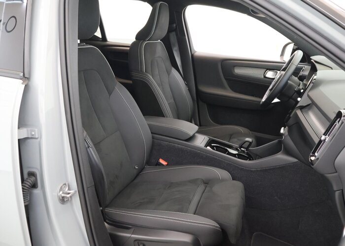 Volvo EX40 Single Motor Extended Range Ultra Black Ed. 82 kWh