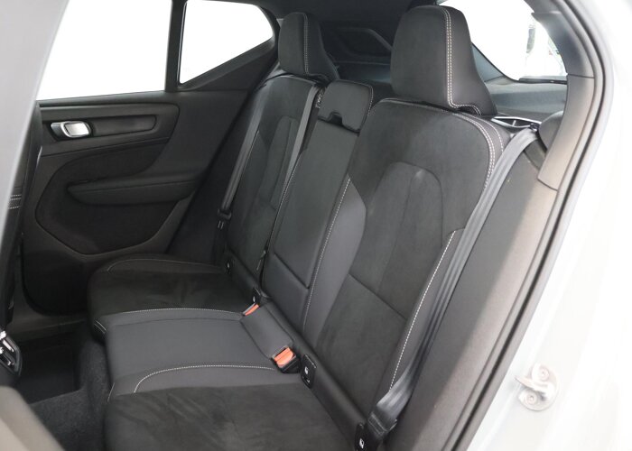 Volvo EX40 Single Motor Extended Range Ultra Black Ed. 82 kWh