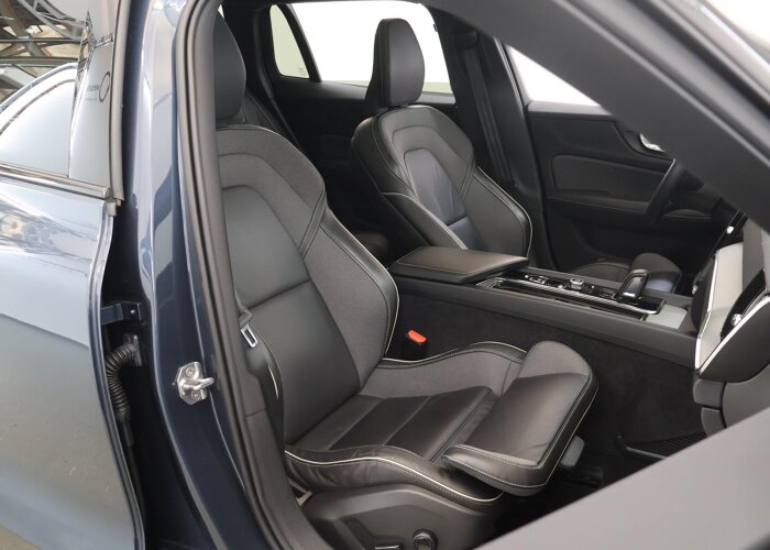 Volvo V60 2.0 B3 R-Design