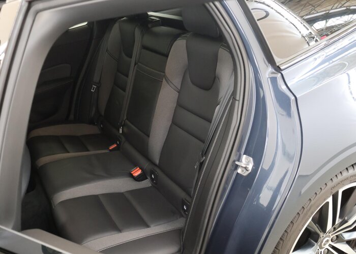 Volvo V60 2.0 B3 R-Design