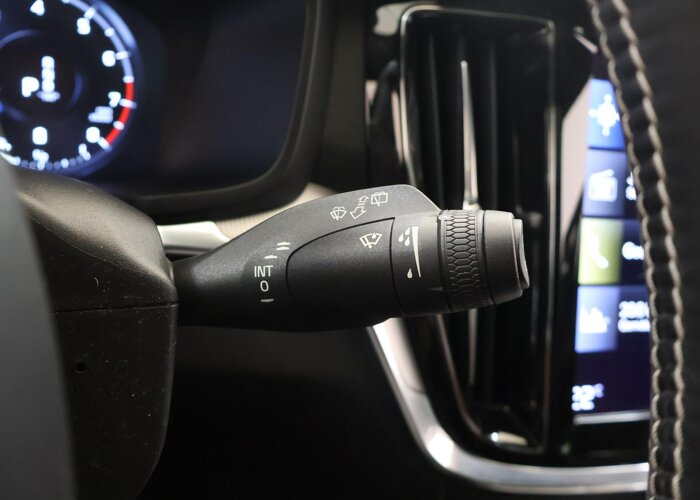 Volvo V60 2.0 B3 R-Design