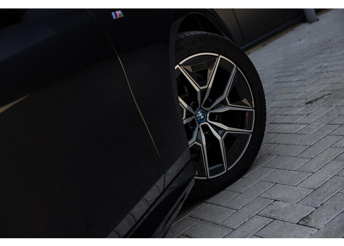 BMW i5 eDrive40 84 kWh