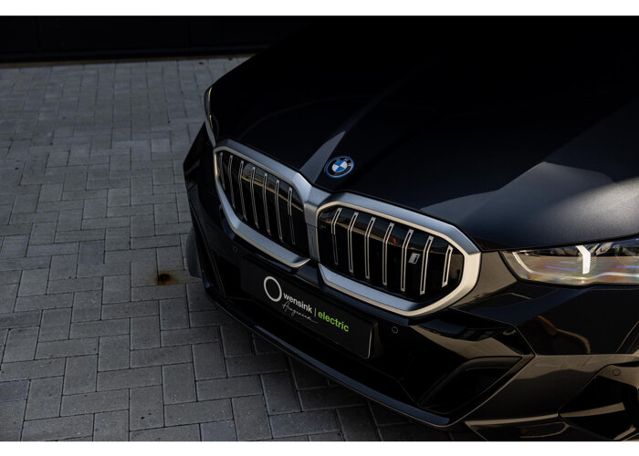BMW i5 eDrive40 84 kWh