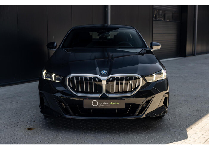 BMW i5 eDrive40 84 kWh