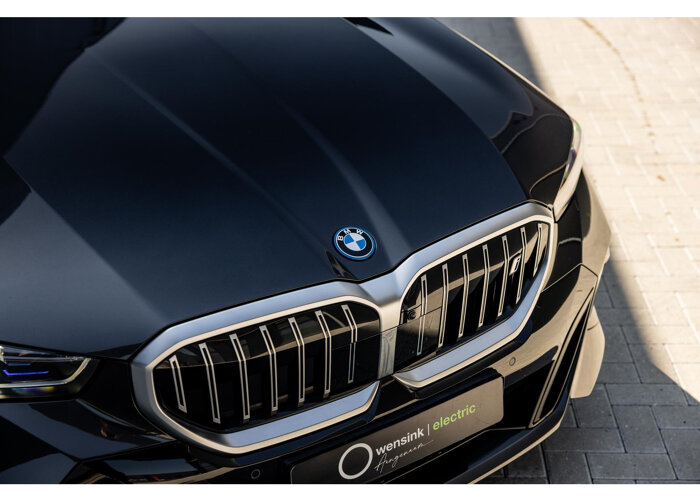 BMW i5 eDrive40 84 kWh