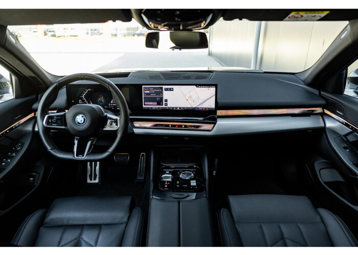 BMW i5 eDrive40 84 kWh