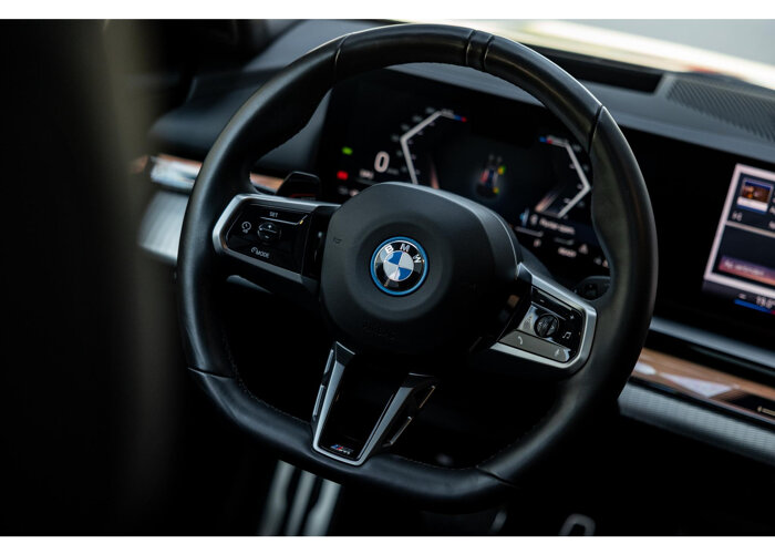 BMW i5 eDrive40 84 kWh