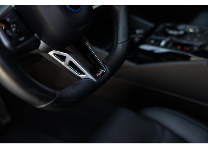 BMW i5 eDrive40 84 kWh