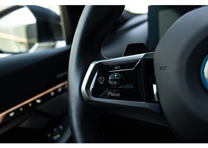 BMW i5 eDrive40 84 kWh