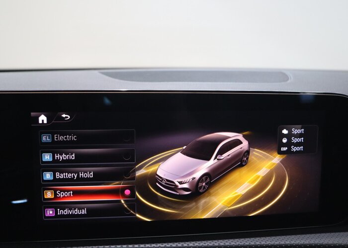 Mercedes-Benz A-Klasse 250 e Business Solution AMG