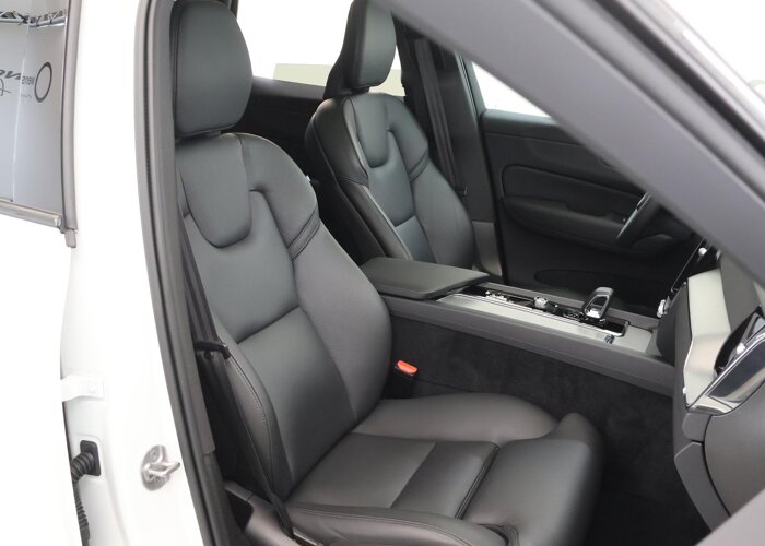 Volvo XC60 2.0 Recharge T6 AWD R-Design