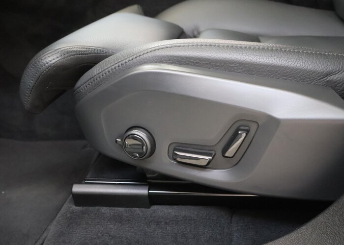 Volvo XC60 2.0 Recharge T6 AWD R-Design